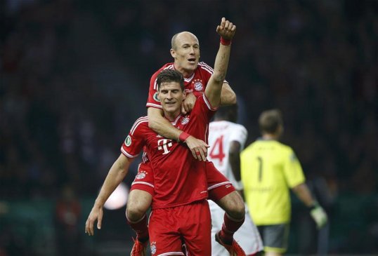 The agent for Bayern Munich striker Mario Gomez has denied speculation that the player is moving to Fiorentina, but a move away from the Bundeliga side is still on the cards.