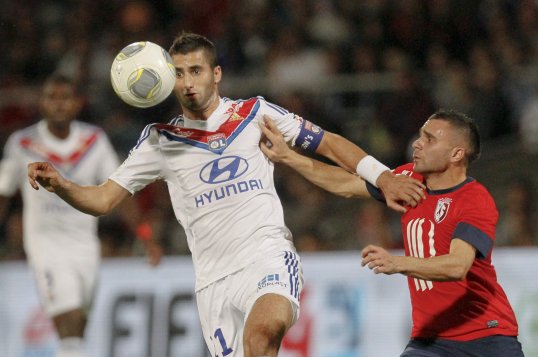 Maxime Gonalons’ agent has hinted the Lyon midfielder could join Napoli in January.