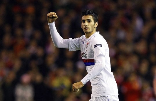 Olympique Lyonnais midfielder Maxime Gonalons has openly criticised his team-mates decision to go clubbing on the eve of a crucial play-off for the European 2013 tournament.