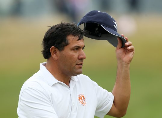 Ricardo Gonzalez carded a seven-under par 65 to secure a one-shot lead after the second round of the Johnnie Walker Championship.