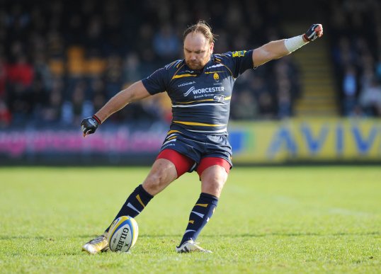 London Wasps have signed Worcester Warriors stand-off Andy Goode from the end of the season.