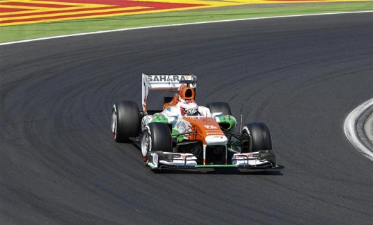 Force India driver Paul di Resta has crashed out of the Italian Grand Prix at Monza.