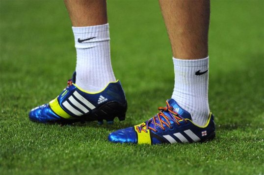 The campaign to kick homophobia out of football has come under fire as gay rights charity Stonewall and bookmakers Paddy Power sent sets of multi-coloured laces to all professional clubs in England and Scotland asking players to wear them in support thi