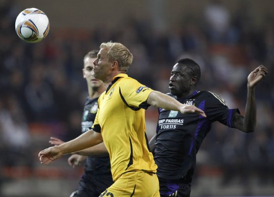 Former Chelsea and Barcelona striker Eiður Guðjohnsen could be on the way out of his current club Cercle Brugge and move across the city to fierce rivals Club Brugge.