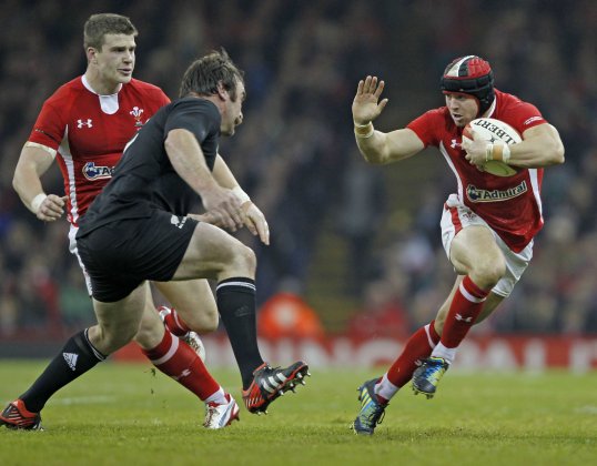 Wales are set to be given a boost to their Six Nations campaign with the return of Jamie Roberts and Leigh Halfpenny to active duty.
