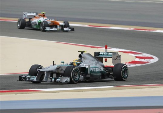 McLaren boss Martin Whitmarsh has played down claims that Lewis Hamilton was ejected from his team’s garage during winter testing in Jerez.