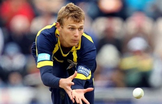 Hampshire sealed their first win of the season with an emphatic innings and 42 run victory over Worcestershire at the Rose Bowl.