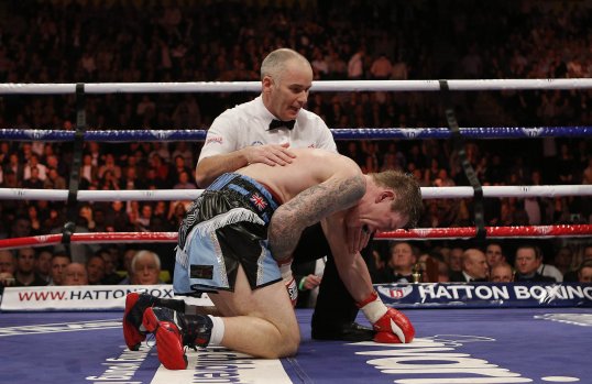 Ricky Hatton has lost his big comeback fight and will now hang up his gloves for good.