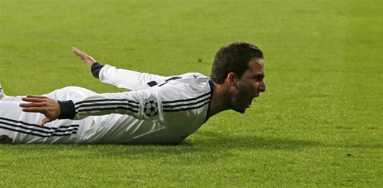 Real Madrid striker Gonzalo Higuain has said he would be open to a move to Arsenal this summer after the Argentinian international announced his wish to leave the Bernabeu.