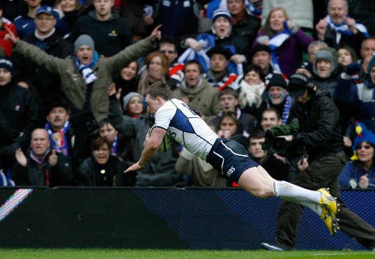 Scotland full-back Stuart Hogg has revealed he would be happy to remain in the number 15 jersey despite calls to push him in to the midfield.