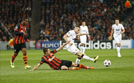 Manchester United are leading Shakhtar Donetsk 1-0 at half-time in their Champions League match at the Donbass Arena.
