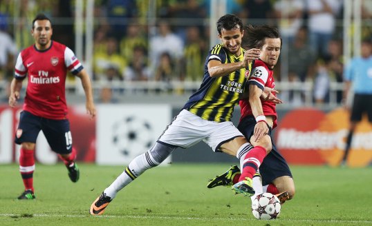 Arsenal dominated the first half of their Champions League play-off first leg against Fenerbahce on Wednesday evening but could not find an opening goal.