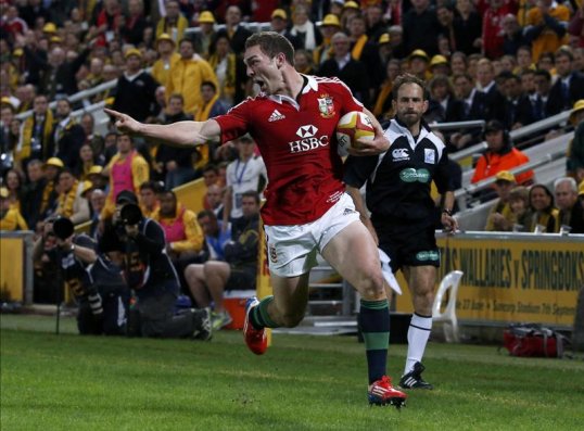 The Lions hold a slim lead over Australia at the end of the first half in the first Test at the Suncorp Stadium in Brisbane.
