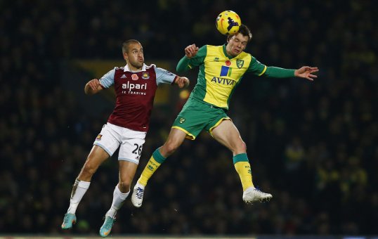 West Ham United took a well-earned lead into half-time against Norwich City on Saturday afternoon.