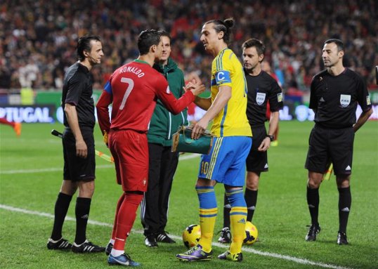 Portugal maintain a 1-0 aggregate lead over Sweden after a goalless first half in their World Cup qualifying match second leg.