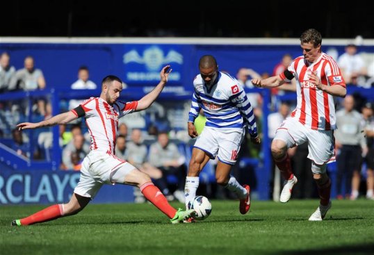 Stoke City have taken the lead in the first half against Queens Park Rangers at Loftus Road thanks to a Peter Crouch goal in the 41st minute.
