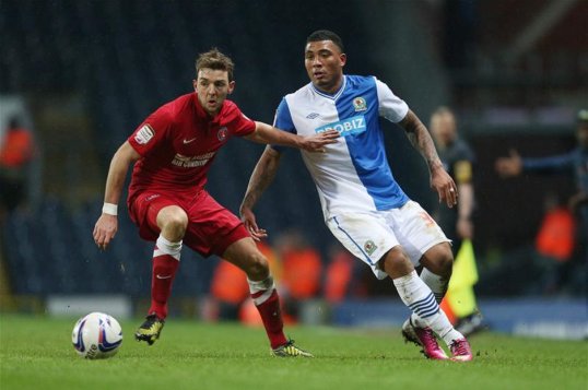 Huddersfield boss Mark Robins is heading the chase for Charlton Athletic midfielder Dale Stephens.