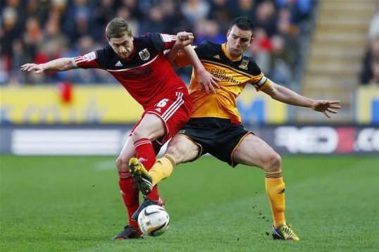 Hull City have missed the chance to all but secure their promotion to the Premier League after a 0-0 home draw with Bristol City at the KC Stadium.