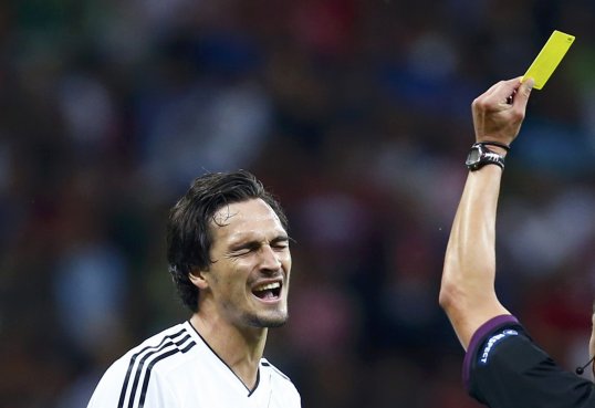 Borussia Dortmund centre-back Mats Hummels has insisted he has not been contacted by Barcelona over a possible summer move.