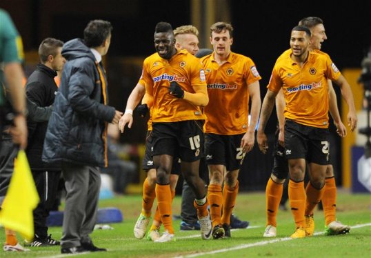 Stephan Hunt has slammed Wolverhampton Wanderers supporters who cheered his substitution on Saturday against Watford at home.