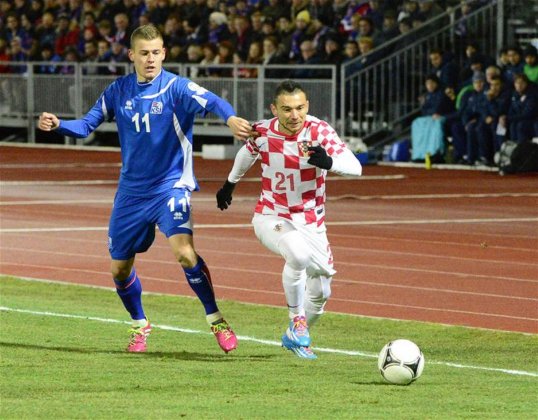 SC Heerenveen striker Alfred Finnbogason is set to reject Premier League offers and ply his trade where the weather conditions may be more suitable - Russia.