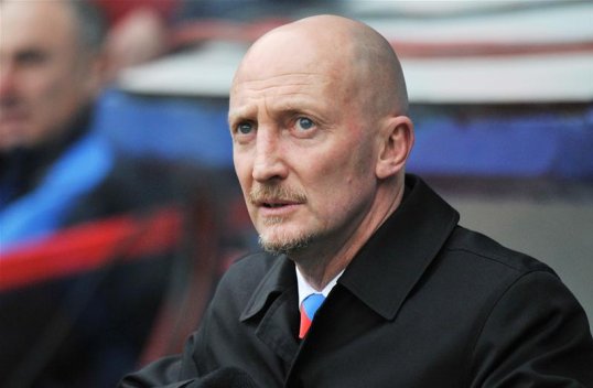 Crystal Palace manager Ian Holloway thinks that the momentum is with his side as they push for promotion to the Premier League.