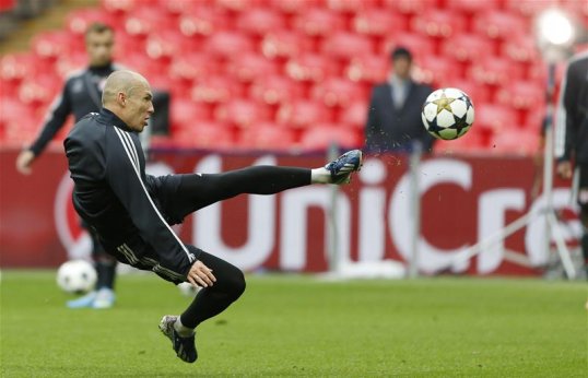 Bayern Munich boss Jupp Heynckes has hailed the importance of Dutch winger Arjen Robben to his team.