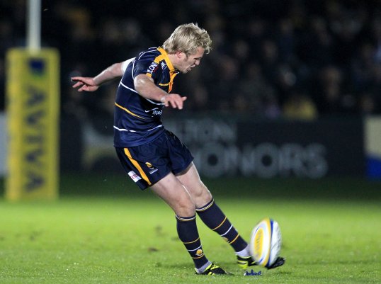 London Wasps have signed Worcester Warriors fly-half Joe Carlisle for next season.