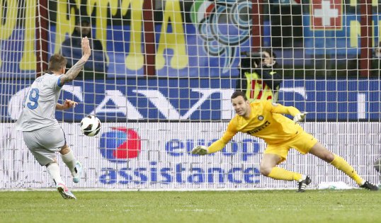 Inter Milan sports director Marco Branca has insisted the club have not received any offers for goalkeeper Samir Handanovic.