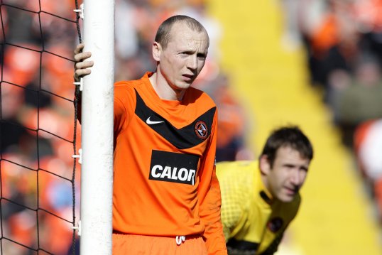 Willo Flood has signed a pre-contract agreement to join Aberdeen when his Dundee United deal expires this summer.