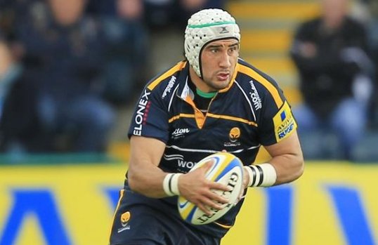 Worcester Warriors back-row Blair Cowan has signed a three year contract with London Irish from the start of next season.