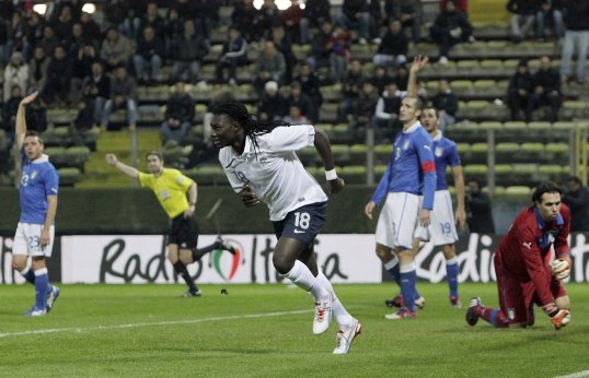 France clawed their way back from a goal behind to defeat Italy 2-1 as goals from Mathieu Valbuena and Bafetimbi Gomis buried the Azzuri.