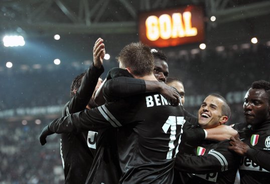Serie A champions Juventus continue their unbeaten run at the top of the table with a 92nd minute winner against Bologna.