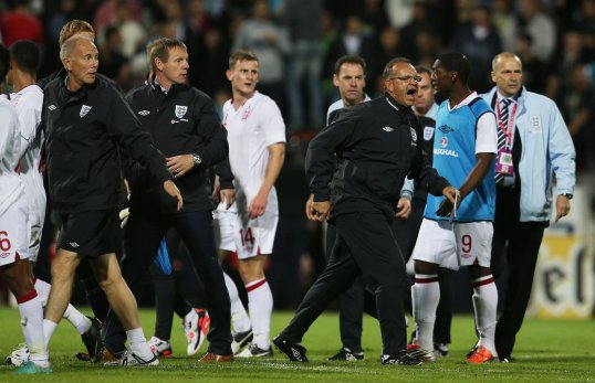 Former England player Paul Ince has congratulated members of the England Under-21 squad for keeping their cool in Serbia.