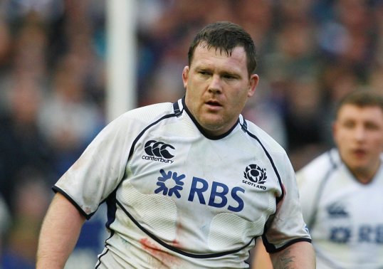 Scotland loose-head Allan Jacobsen has announced his immediate retirement from international rugby.
