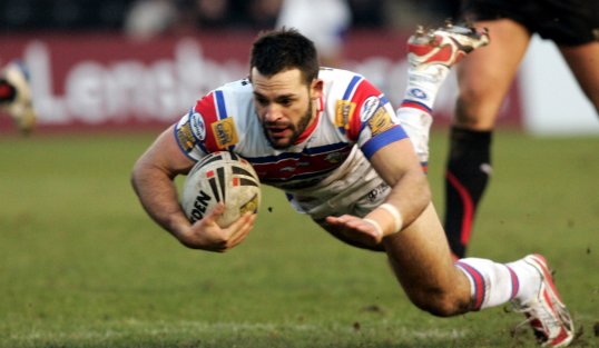 Bradford Bulls half-back Ben Jeffries has quit the Super League to become a coal miner in his native Australia.