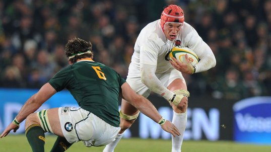 England flanker Tom Johnson has signed one year contract extension to take his stay at Sandy Park into a sixth successive season.