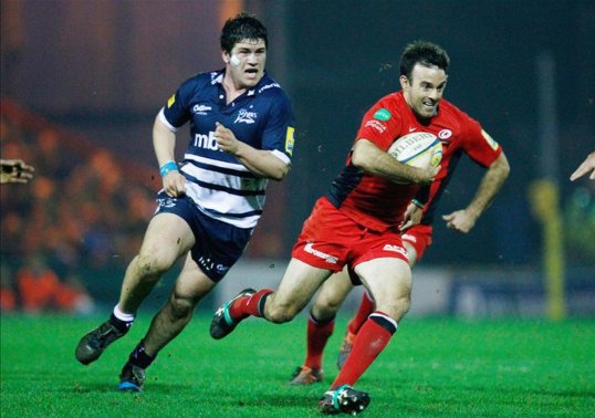 Sale Sharks hooker Marc Jones has signed a new deal with the Premiership club.