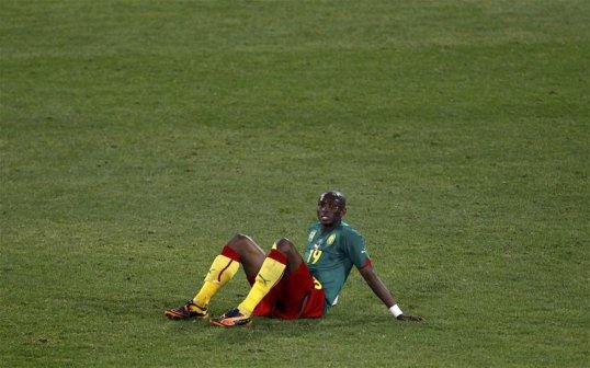 Queens Park Rangers midfielder Stéphane Mbia has said that the club’s players were to blame for former manager Mark Hughes’ sacking.