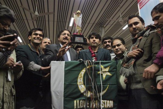 The High Court in Islamabad has ordered the Pakistani Cricket Board to hold fresh elections for a new chairman within 90 days.