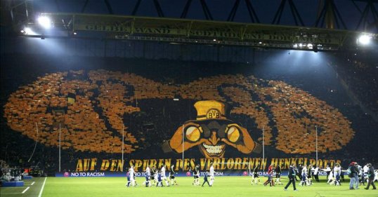 Málaga and Borussia Dortmund have gone into half time with the score at 1-1 in their Champions League quarter-final second leg at the Westfalenstadion.