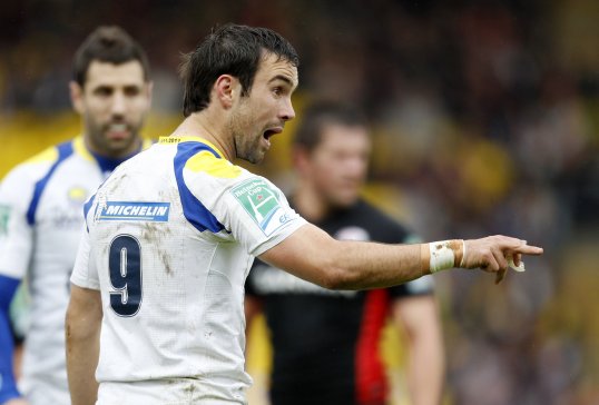 Clermont Auvergne came out on top of a battle of the boot to lead Leinster 15-9 in the European Cup.