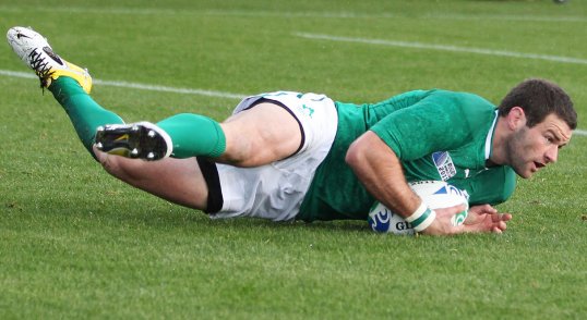 Ireland have dominated Fiji in the first-half as tries from Craig Gilroy, Fergus McFadden, Darren Cave and Sean Cronin put the Irish 29 points ahead after 40 minutes of play.