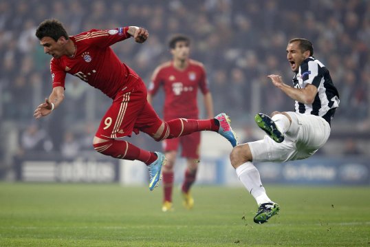 A dominant first-half passing display maintained Bayern Munich’s aggregate lead over Juventus in Turin this evening.
