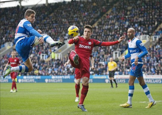 West Bromwich Albion have the lead against Reading at half-time.