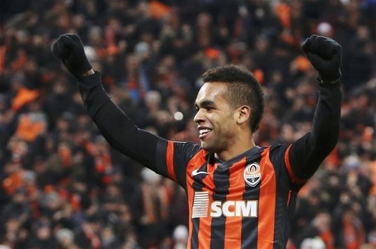 Juventus look set to join the chase with Manchester United for Shakhtar Donetsk winger Alex Teixeira, it has emerged.