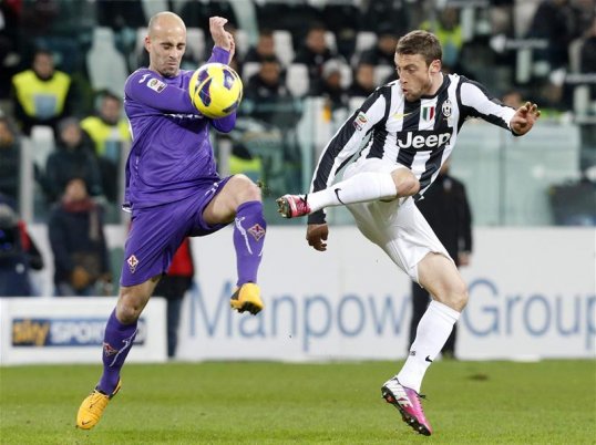 Serie A leaders Juventus beat Fiorentina 2-0 at the Juventus Stadium in Turin this evening to put pressure on their title rivals.