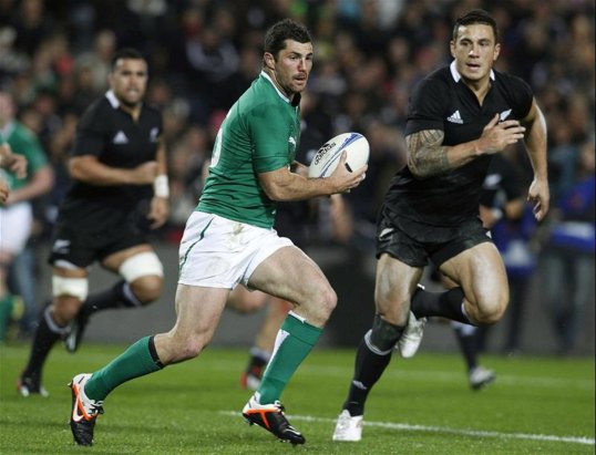 Ireland full-back Rob Kearney has signed a new contract extension with Leinster.