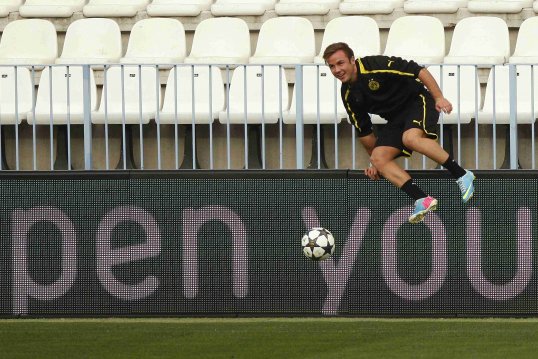 Borussia Dortmund boss Jurgen Klopp has admitted his annoyance at the timing of the announcement of Mario Gotze’s move to Bayern Munich.