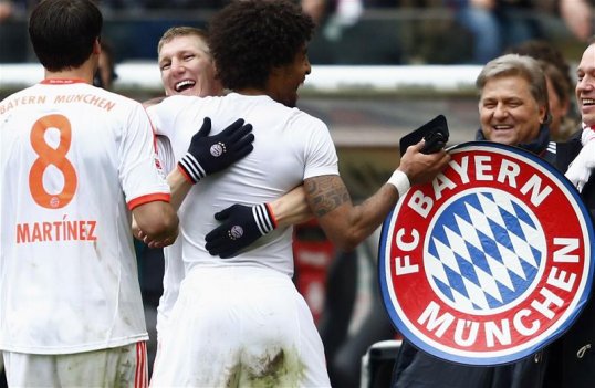 Borussia Dortmund coach Jurgen Klopp praised rivals Bayern Munich after they sealed the Bundesliga title with a 1-0 victory over Eintracht Frankfurt.